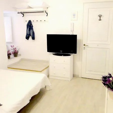 Trevi Flat * Rome